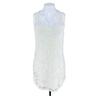 Colori 10$ to 25$
16&quot; Chest
30&quot; Length
_label_New With Tags
Colori
Excellent Condition
Lace Detail
New With Tags
Quebec
Size XL
Sleeveless Top
Tops
W0096-3596
White
Women