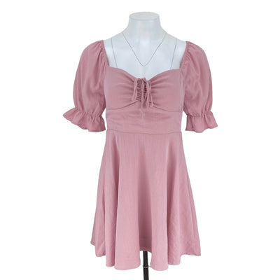 Re:named 10$ to 25$
14.5&quot; Chest
30&quot; Length
Casual Dress
Dresses
Elastic Cuff
Elastic Waist
Excellent Condition
Pink
Re:named
Size Small
W0098-3659
Women
Zip Up