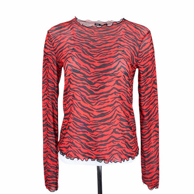 Zara 10$ to 25$
17&quot; Chest
22&quot; Length
Black
Excellent Condition
Long Sleeve Blouse
Red
Size Medium
Tops
W0045-1688
Women
Zara
