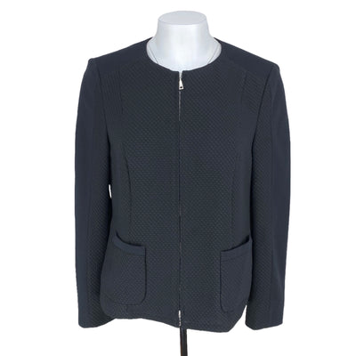 Basler 19.5&quot; Chest
22&quot; Length
50$ to 100$
Basler
Black
Blazer
Coats &amp; Jackets
Excellent Condition
Silver
Size Medium
W0088-3317
Women