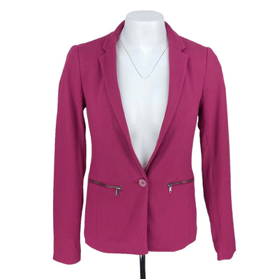 Reitmans 10$ to 25$
15.5&quot; Chest
24&quot; Length
Blazer
Coats &amp; Jackets
Excellent Condition
Purple
Quebec
Reitmans
Size 2
W0091-3397
Women