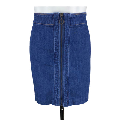 H&amp;M 10$ to 25$
16&quot; Length
28&quot; Waist
Blue
Denim Skirt
Excellent Condition
H&amp;M
Size 10
Skirts
W0093-3473
Women
Zip Up