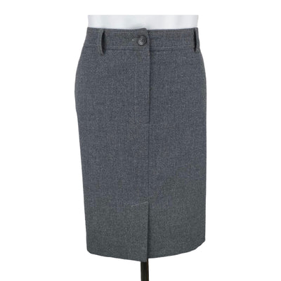 Olsen 10$ to 25$
20&quot; Length
32.5&quot; Waist
Casual Skirt
Excellent Condition
Grey
Olsen
Size 10
Skirts
W0093-3487
Women