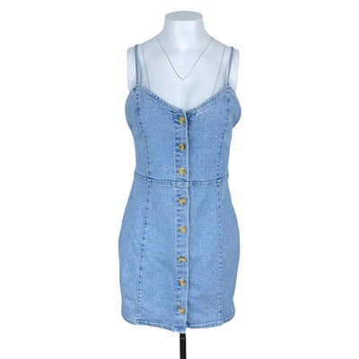 Zara 10$ to 25$
14.5&quot; Chest
31&quot; Length
Blue
Button Up
Denim Dress
Dresses
Excellent Condition
Size Small
W0095-3536
Women
Zara