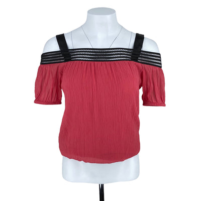 Guess By Marciano 10$ to 25$
16&quot; Chest
16.5&quot; Chest
23&quot; Length
Black
Excellent Condition
Guess By Marciano
Pink
Short Sleeve Blouse
Size XS
Tops
W0095-3541
Women