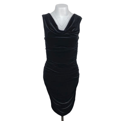 H&amp;M 10$ to 25$
39&quot; Length
Black
Casual Dress
Dresses
Excellent Condition
H&amp;M
Ruched
Size XS
W0086-3233
Women
Women Dresses