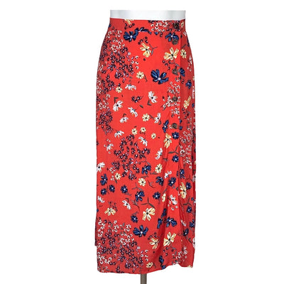 H&amp;M 10$ to 25$
24&quot; Waist
31&quot; Length
Blue
Button Up
Casual Skirt
Excellent Condition
Floral Print
Green
H&amp;M
Red
Size 2
Skirts
W0028-1092
White
Women