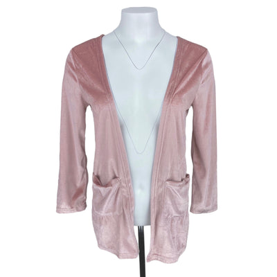 Shein 10$ to 25$
19&quot; Chest
27&quot; Length
Buttonless
Cardigan
Excellent Condition
Pink
Shein
Size Medium
Sweaters
Velvet
W0081-3063
Women
