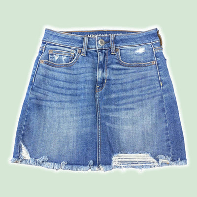 AMERICAN EAGLE Distressed Denim Mini Skirt Sz 2 Raw Hem 10$ to 25$
15&quot; Length
5.5&quot; Chest
AMERICAN EAGLE Distressed Denim Mini Skirt Sz 2 Raw Hem
Denim Skirt
Size 2
Skirts
Stretch