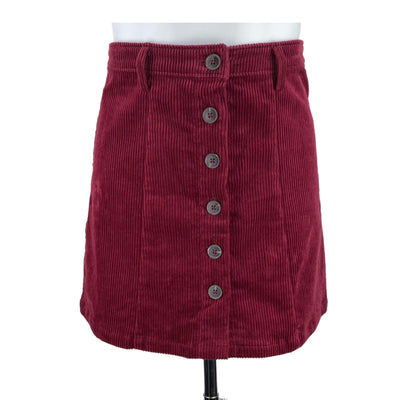 Forever 21 10$ to 25$
15&quot; Length
24.5&quot; Waist
_label_New With Tags
Burgundy
Button Up
Corduroy Skirt
Excellent Condition
Forever 21
New With Tags
Size Small
Skirts
W0098-3656
Women