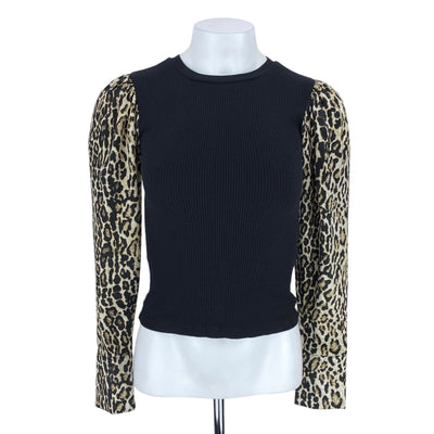 Zara 10$ to 25$
12&quot; Chest
18&quot; Length
Black
Excellent Condition
Leopard Print
Long Sleeve Top
Size Small
Tops
W0098-3662
Women
Zara