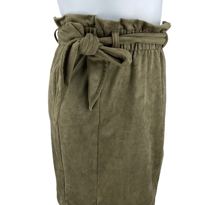 Dynamite 10$ to 25$
18&quot; Length
26&quot; Waist
Casual Skirt
Dynamite
Elastic Waist
Excellent Condition
Green
Olive
Paperbag Waist
Quebec
Size XS
Skirts
W0091-3422
Women
