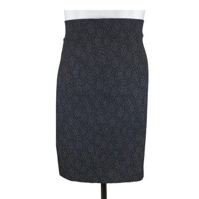 Rezult 10$ to 25$
20&quot; Length
33&quot; Waist
Black
Casual Skirt
Elastic Waist
Excellent Condition
Floral Print
Rezult
Silver
Size Large
Skirts
W0093-3488
Women
Zip Up