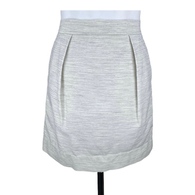 Gap 10$ to 25$
17&quot; Length
27.5&quot; Waist
Casual Skirt
Excellent Condition
Gap
Grey
Size 4
Skirts
W0097-3622
White
Women
Zip Up