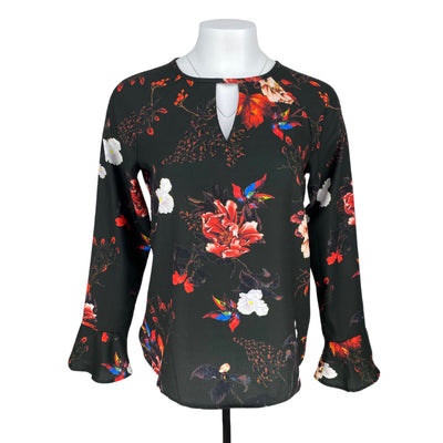 Only 10$ to 25$
18.5&quot; Chest
23&quot; Length
Bell Sleeve
Black
Blue
Excellent Condition
Floral Print
Long Sleeve Blouse
Only
Red
Size 36
Size Medium
Tops
W0081-3065
White
Women