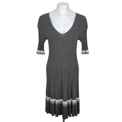 Unbranded 10$ to 25$
39&quot; Length
Casual Dress
Dresses
Excellent Condition
Grey
Size Small
Unbranded
W0084-3174
White
Women