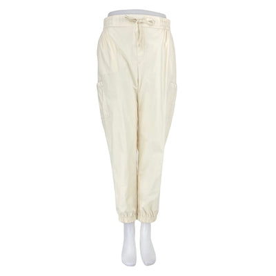 Old Navy 10$ to 25$
31.5&quot; Waist
37&quot; Length
_label_New With Tags
Elastic Cuff
Elastic Waist
Jogger Pants
New With Tags
Old Navy
Pants
Size Medium
W0077-2876
White
Women