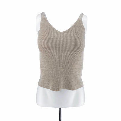 Shein 14&quot; Chest
18&quot; Length
Beige
Excellent Condition
Shein
Size Small
Sleeveless Top
Tops
Under 10$
V Neckline
W0056-2083
Women