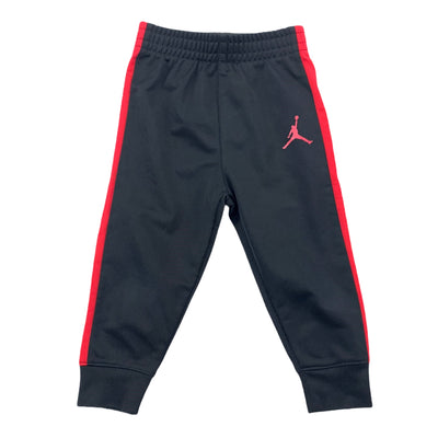 Jordan 10$ to 25$
17&quot; Length
Activewear
B0010-504
Black
Boys
Elastic Waist
Excellent Condition
Jordan
Pants
Red
Size 18 Months
Track Pants